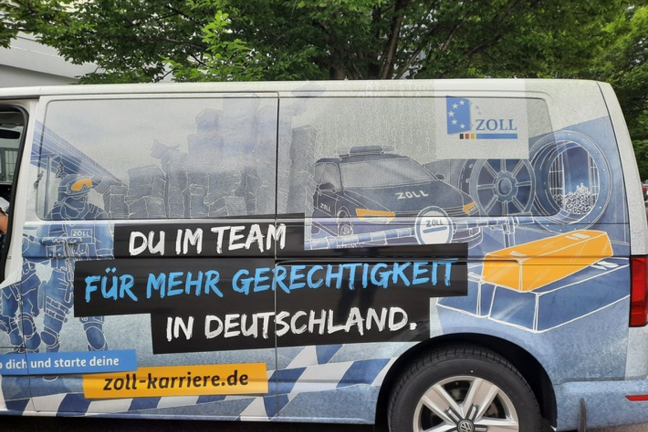 Zoll-Akademie: Praktikumstage begeistern Augsburger Schüler!