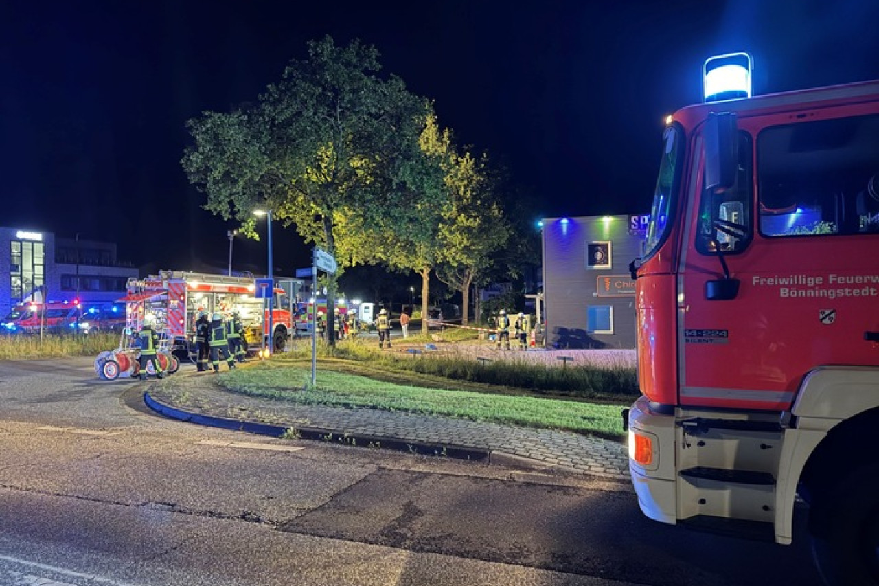 Gefahrguteinsatz in Bönningstedt: Chemieunfall nachts mit großem Aufwand