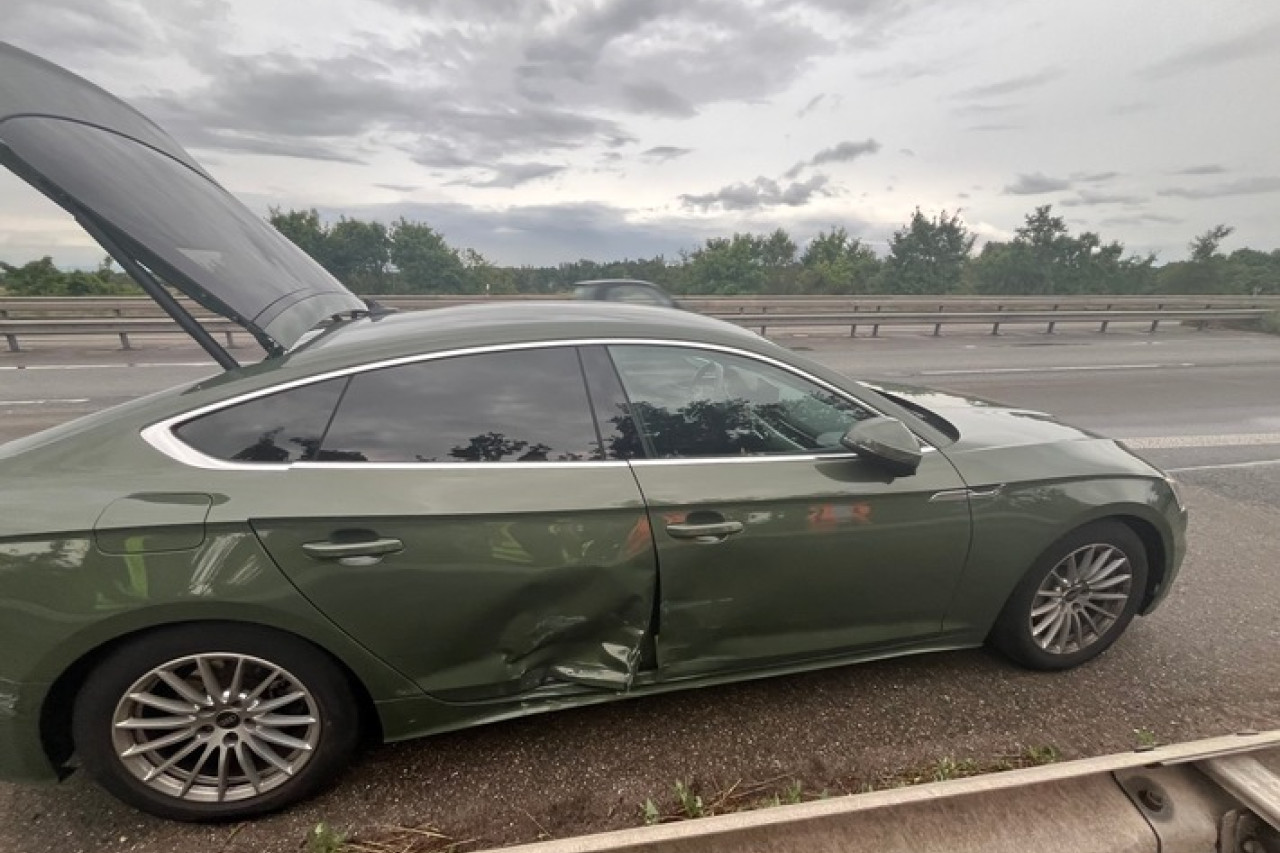 Unfall auf BAB 65: Betrunkener Fahrer verursacht Chaos mit Anhänger!