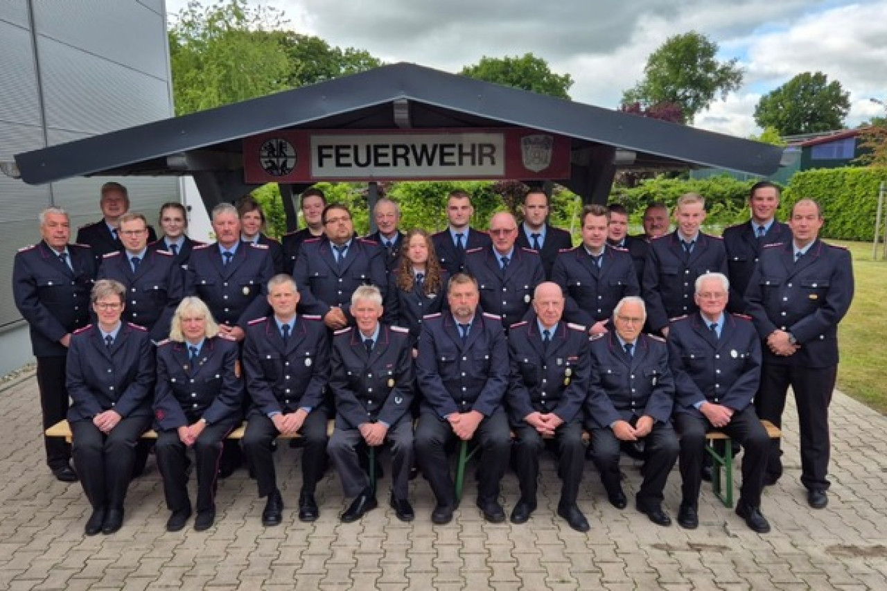 Großes Fest: 90 Jahre Feuerwehr Brockzetel begeistern die Gemeinde!