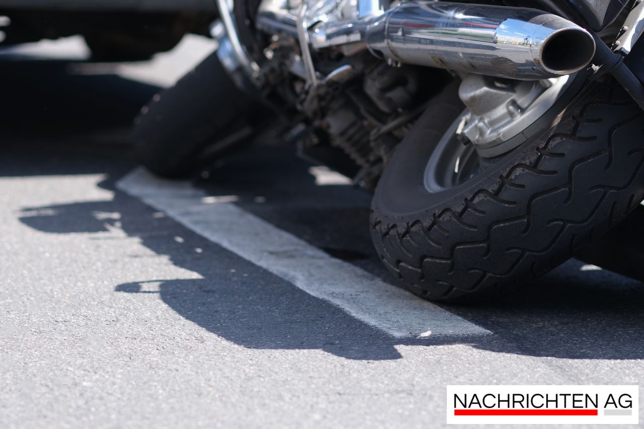 Motorradfahrer flüchtet nach Kollision mit Pedelecfahrerin in Marbeck!
